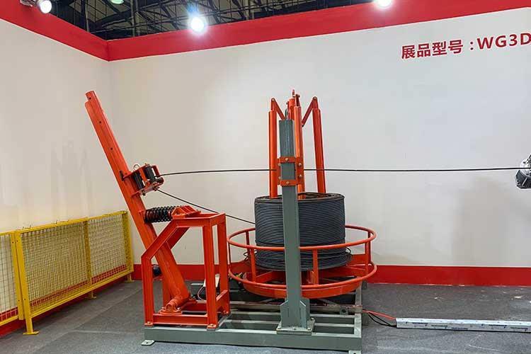 在數(shù)控鋼筋彎箍機設備維修時在遵守維修原則的基礎上，對出現(xiàn)故障概率較高的部分首先進行重點檢查，可以收到事半功倍的效果